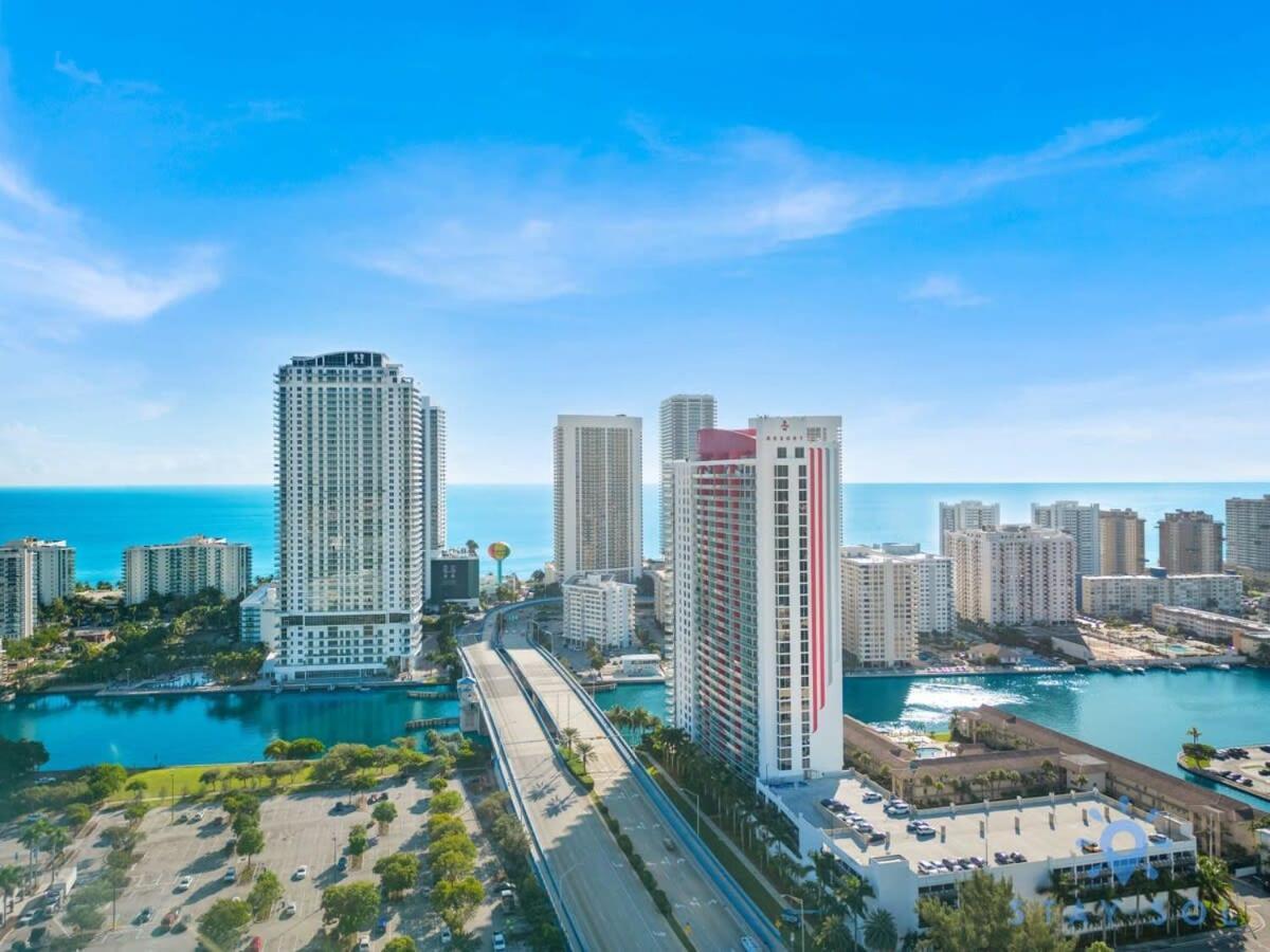Balcony - Pool - Near Beach - Gym Hallandale Beach Kültér fotó