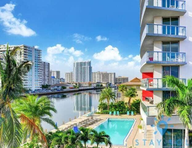 Balcony - Pool - Near Beach - Gym Hallandale Beach Kültér fotó