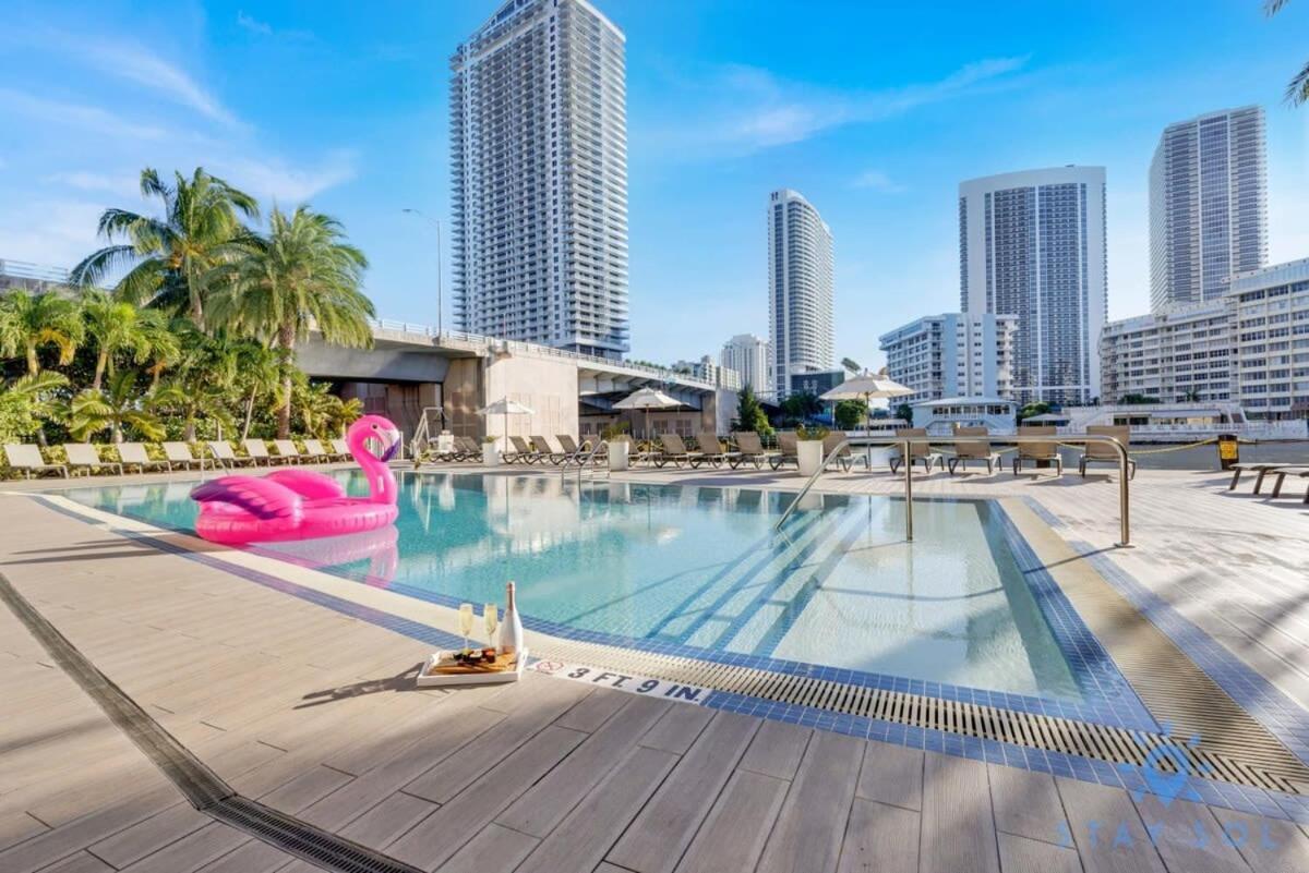 Balcony - Pool - Near Beach - Gym Hallandale Beach Kültér fotó