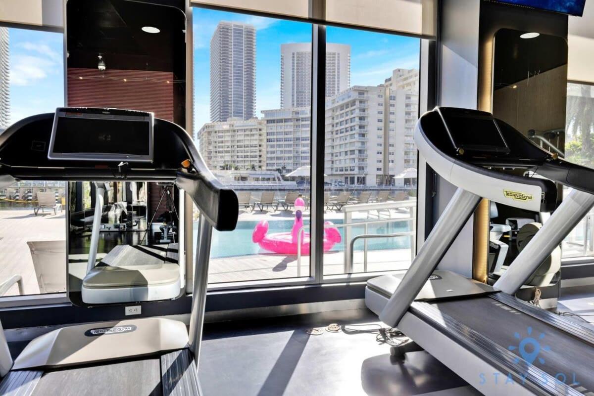 Balcony - Pool - Near Beach - Gym Hallandale Beach Kültér fotó