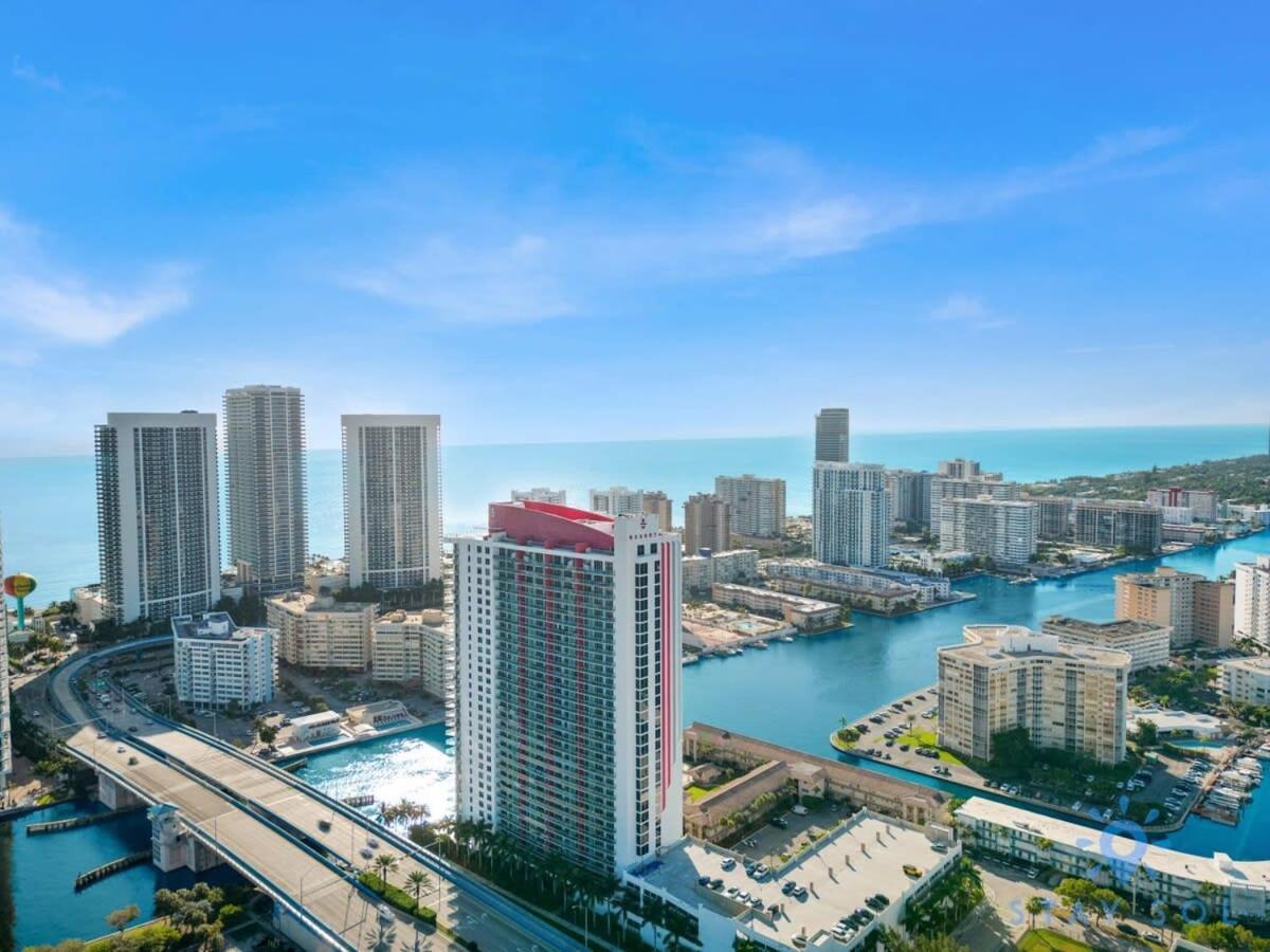 Balcony - Pool - Near Beach - Gym Hallandale Beach Kültér fotó