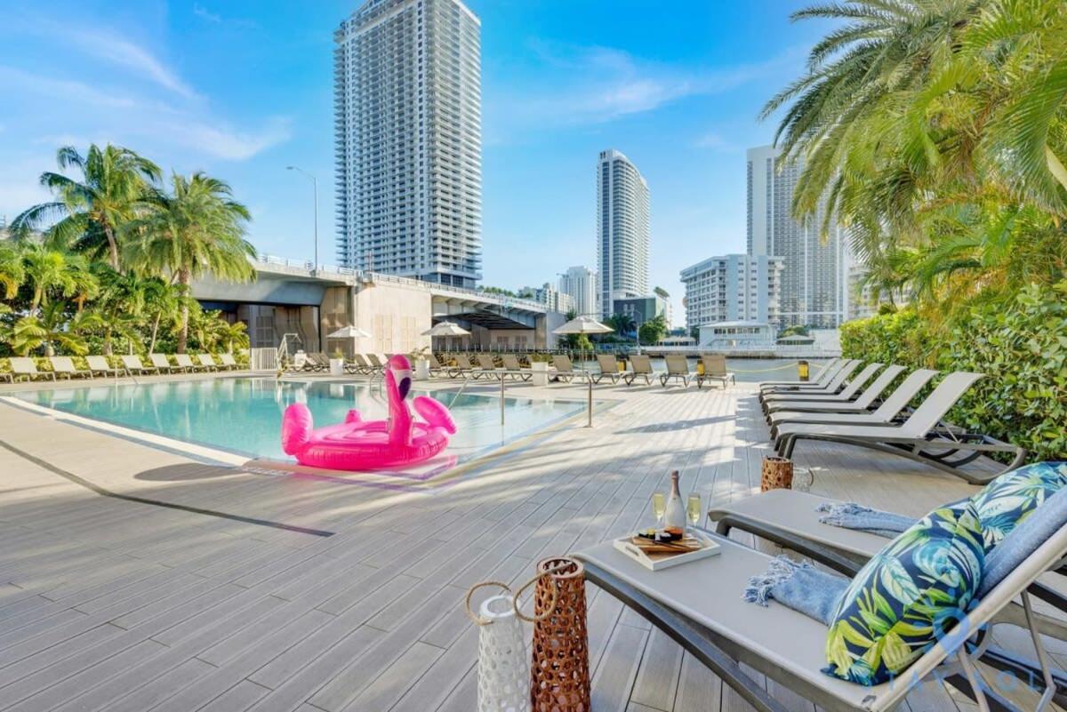 Balcony - Pool - Near Beach - Gym Hallandale Beach Kültér fotó